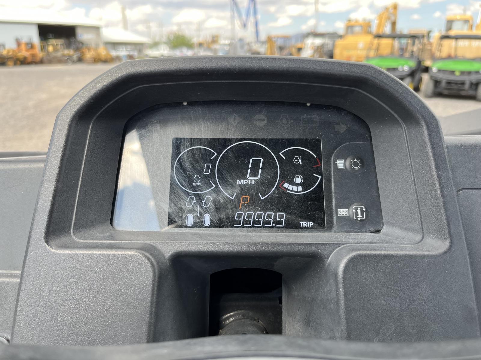 ./imagenes/INVOICE/2019/18253/JOHN DEERE XUV835E (7).JPG